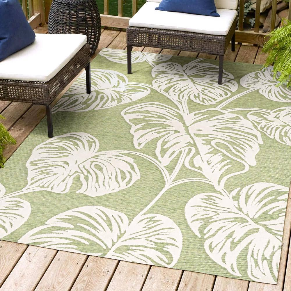 5' x 7' Light Green and Ivory Striped Outdoor Rug.-DSF45 popular