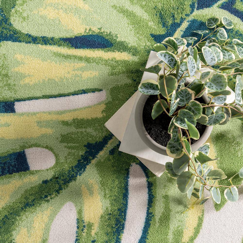 Lisa Green and Blue Floral 5' x 8' Indoor/Outdoor Area Rug