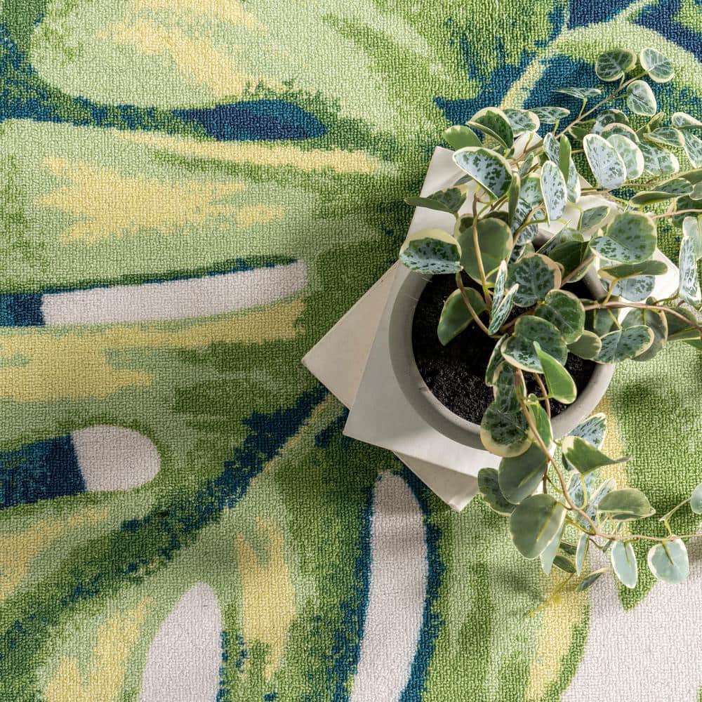 Lisa Green and Blue Synthetic Floral 8' x 10' Area Rug