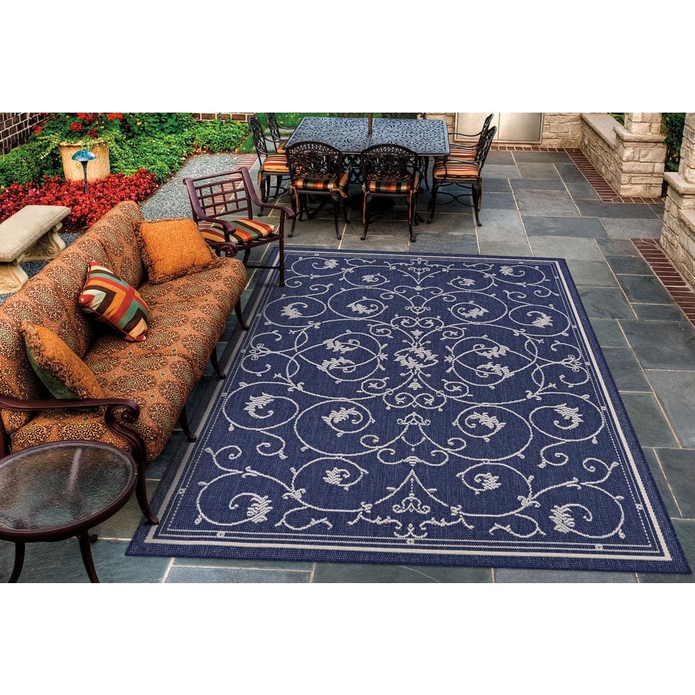 Elegant Ivory-Indigo Flatweave Synthetic Outdoor Rug, 3'9" x 5'5"