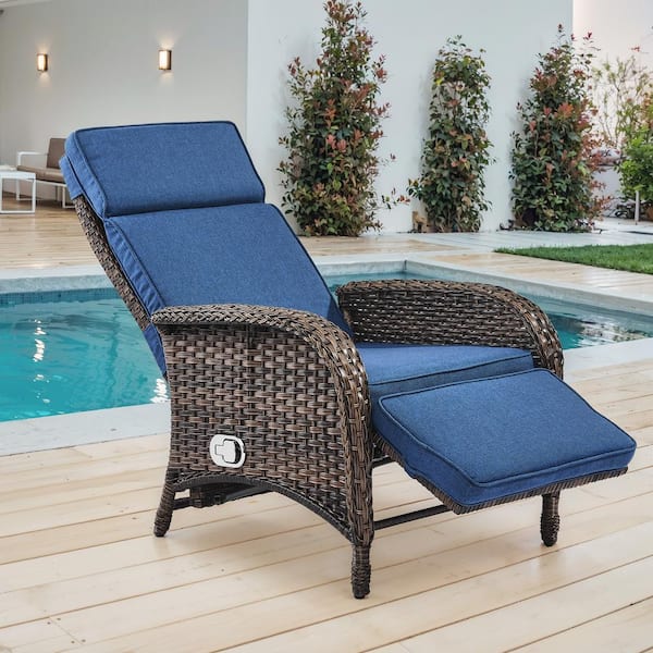 Gymojoy Carlos Brown Wicker 1-Piece Outdoor Chaise Lounge Chair