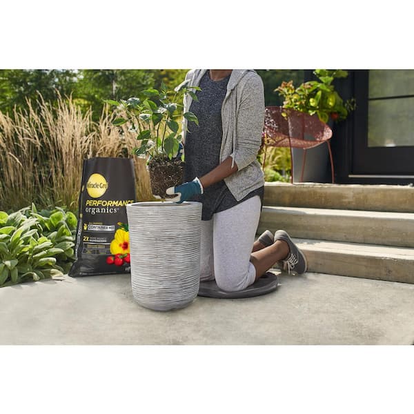 Miracle-Gro 25 qt. Potting Soil Mix 72781431 - The Home Depot