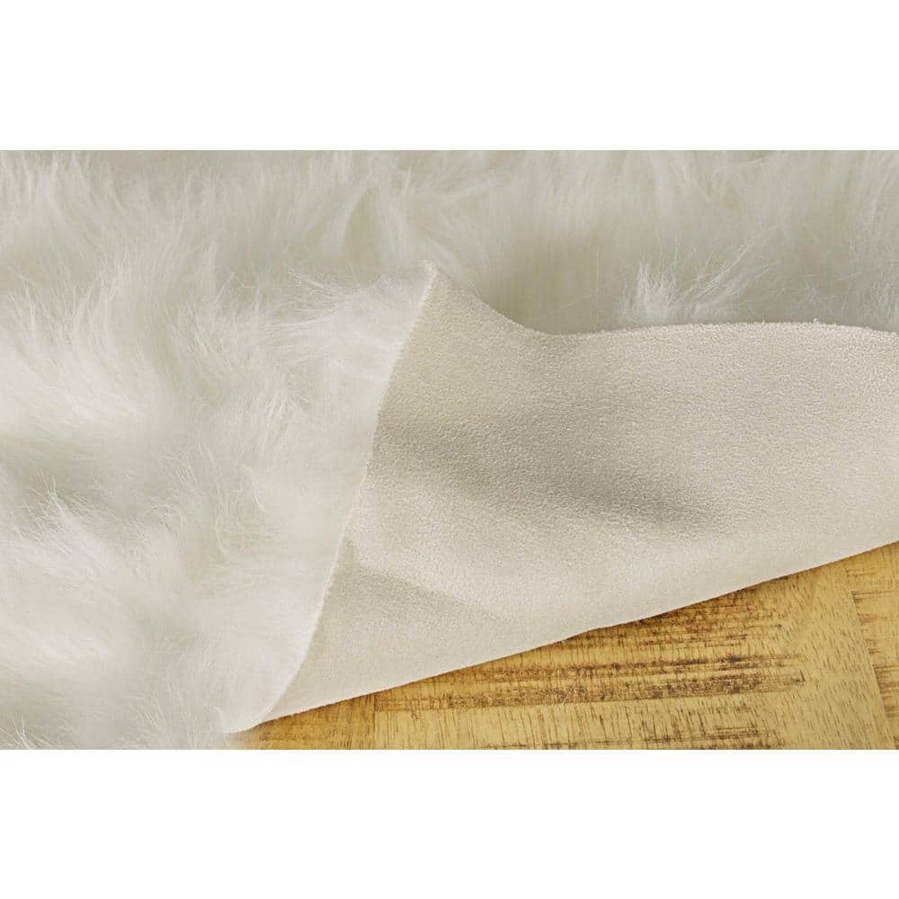 Luxurious Black Faux Sheepskin 4' x 6' Washable Area Rug