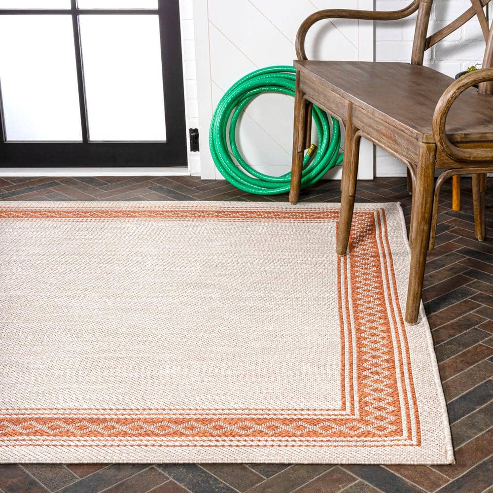 Modern Cream/Orange Geometric Indoor/Outdoor Synthetic Rug - 3' x 5'