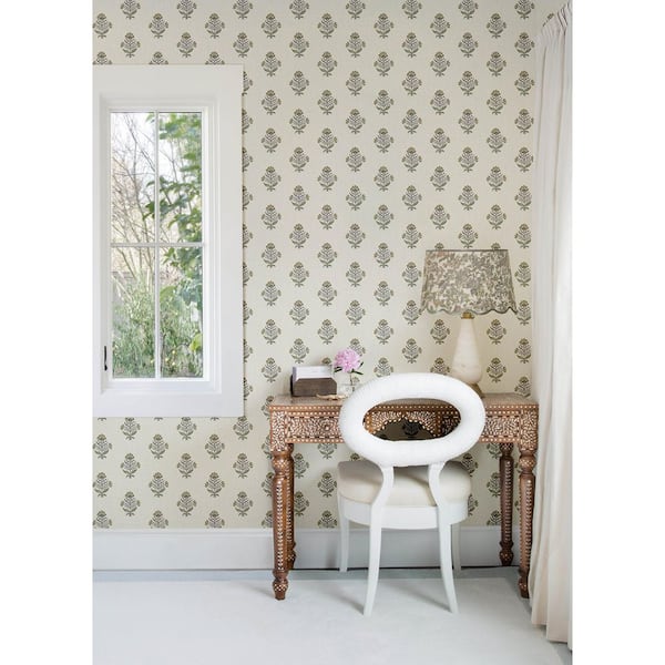 Hollyhock Honey Yellow Floral Crest Wallpaper
