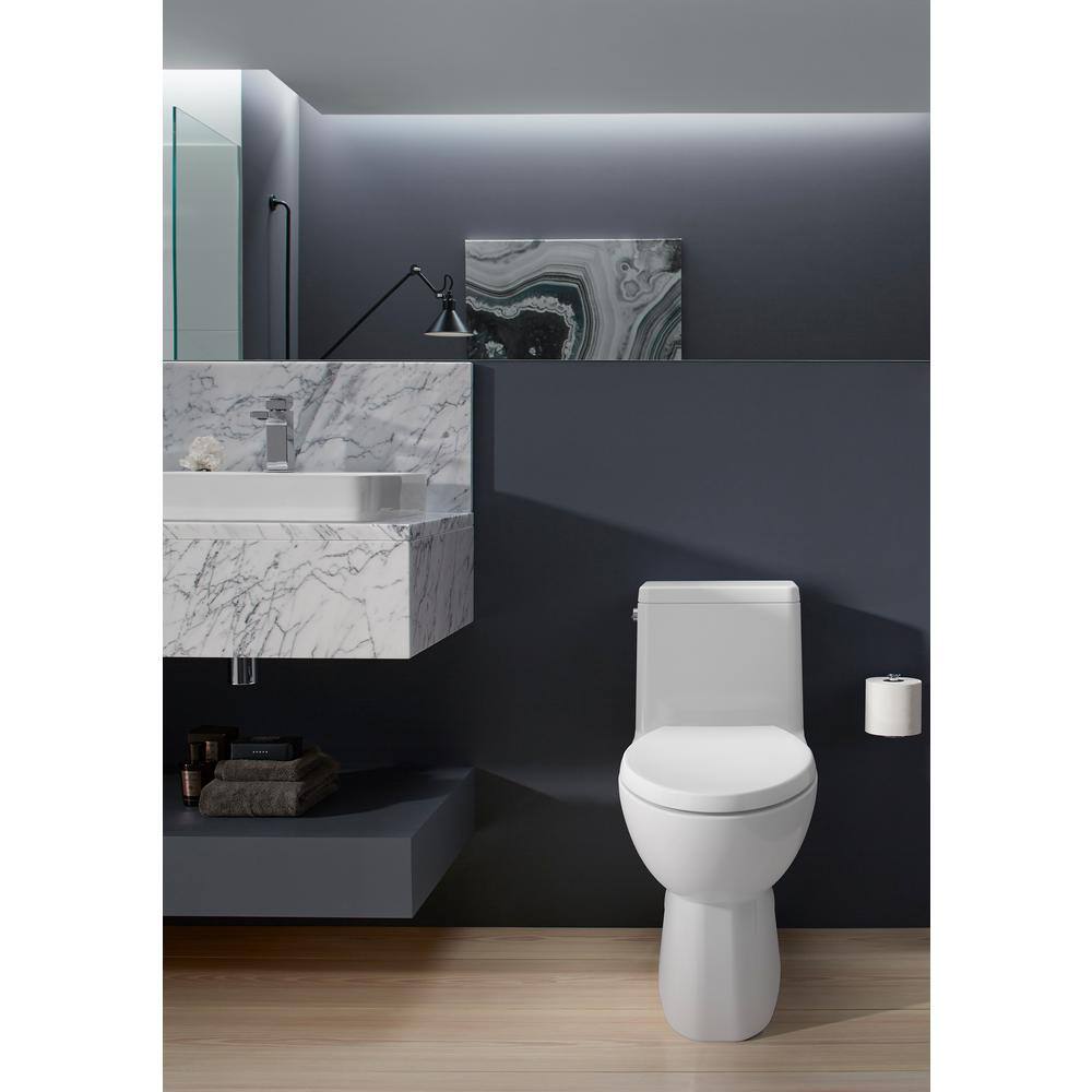 White High Efficiency Elongated Free Standing Toilet