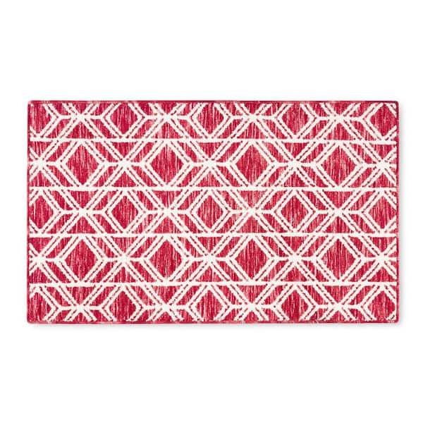 TOWN & COUNTRY LIVING Everyday Walker Modern Diamond Red 24 in. x 40 in. Machine Washable Kitchen Mat