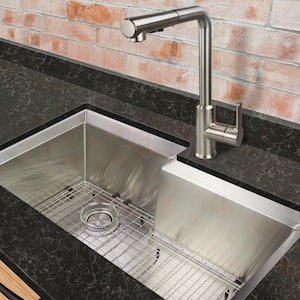 Sloane Single-Handle Pull-Down Sprayer Kitchen Faucet in Luxe Stainless