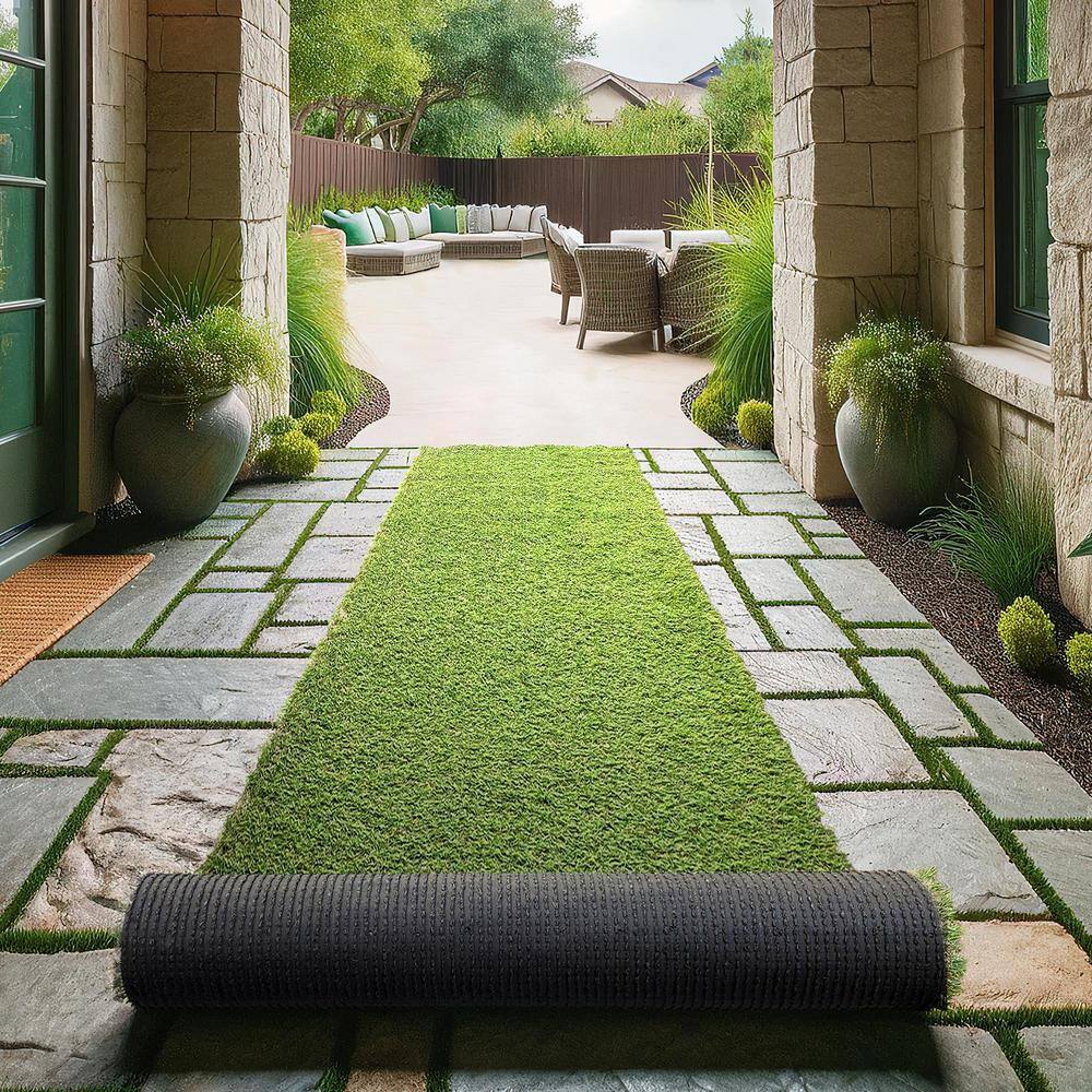 Ottomanson Green Polypropylene Indoor/Outdoor Artificial Grass Rug 2'7" x 21'