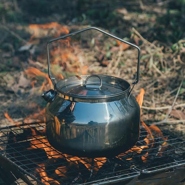 kettle outdoor Numhew 1.3 qt. 5-Cup Portable Lightweight Stainless Steel Stovetop Kettle, Ideal for Bushcraft and Outdoor Campfire Use