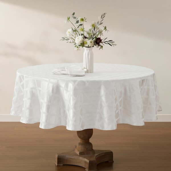 Laurel Leaf Tablecloth, White - 70"W x 86"L Oval