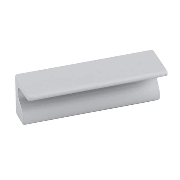 Richelieu Vigevano (32mm) Center to Center Aluminum Rectangular Finger Drawer Pull