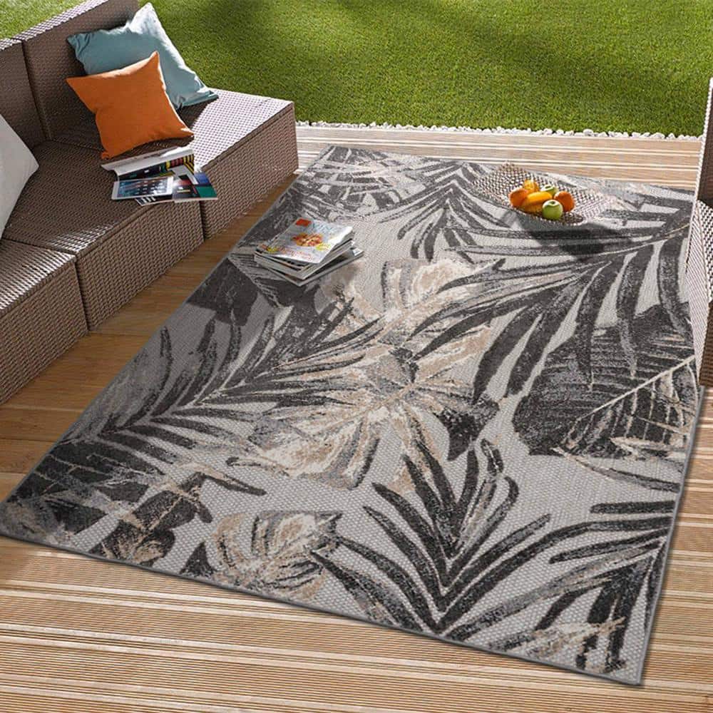 Gray Floral Synthetic 5' x 7' Reversible Area Rug