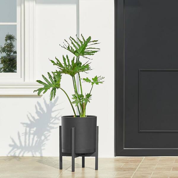 Black Plastic Indoor/Outdoor Planter with Saucer (10 in. W x 10 in