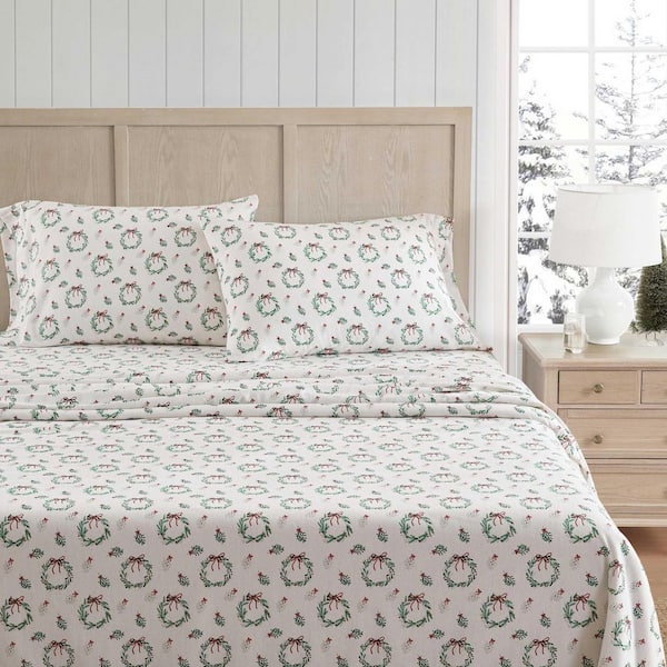 Wreaths and Mistletoe 4-Piece White/Green Flannel Cotton King Sheet Set