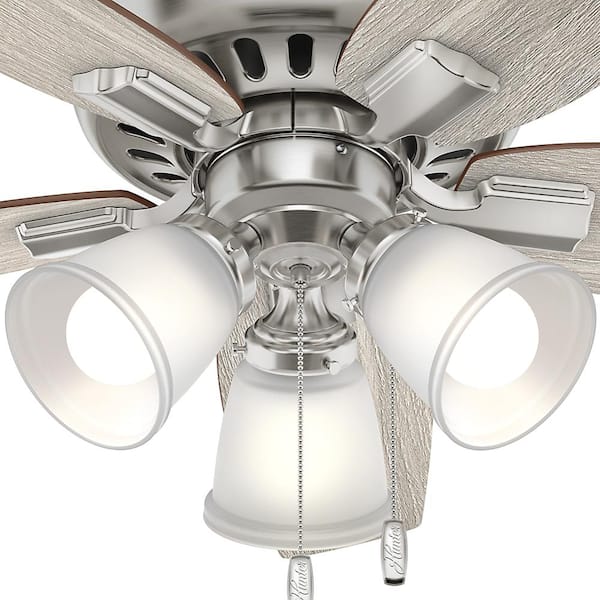 https://images.thdstatic.com/productImages/dd2e609b-5f39-44eb-9831-7b2489cf90c9/svn/hunter-ceiling-fans-with-lights-51075-1d_600.jpg