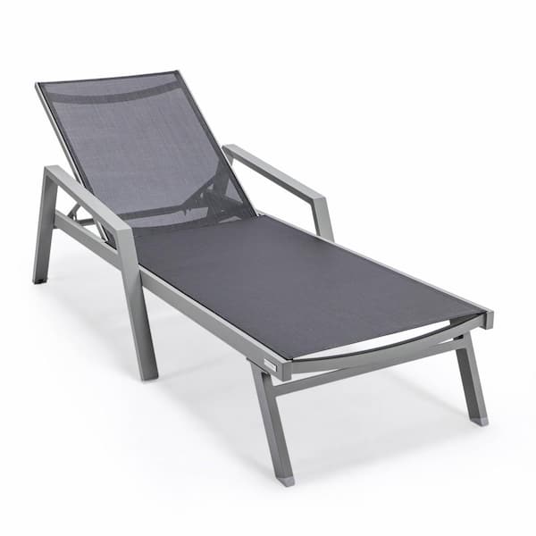 Leisuremod Marlin Modern Grey Aluminum Outdoor Chaise Lounge Chair With Arms and Fire Pit Table (Black)