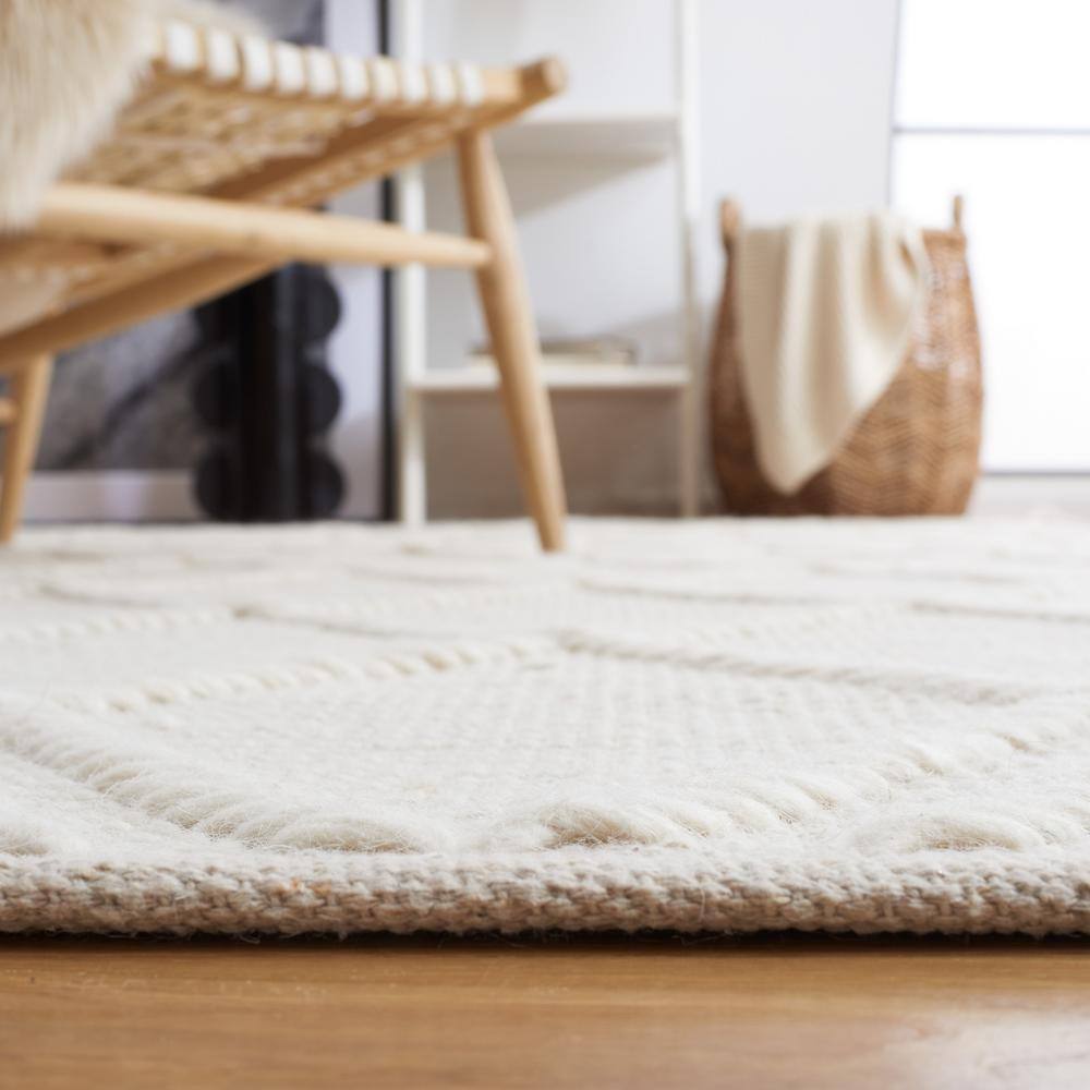 Ivory Geometric Handwoven Wool and Cotton Area Rug, 8' x 10'