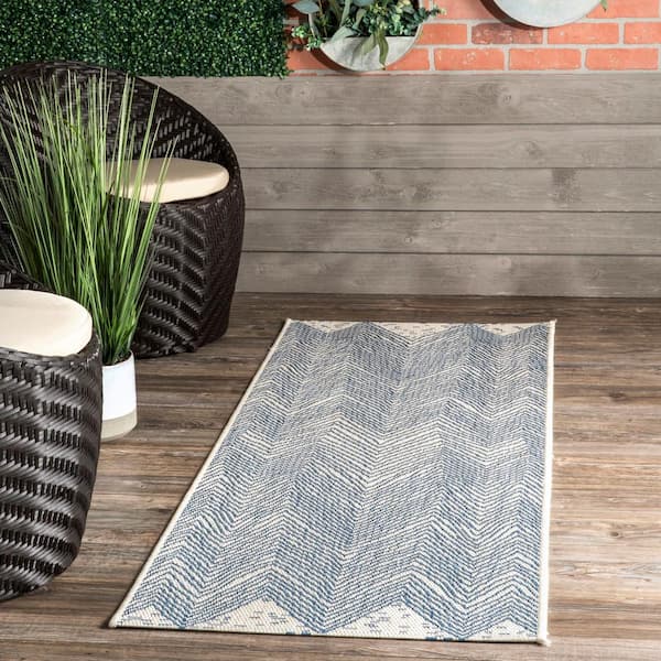 Wavy Chevron Blue 2 ft. x 12 ft. Indoor/Outdoor Runner Patio Rug