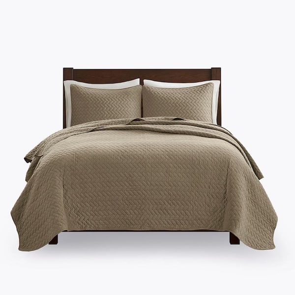 King Size Petrichor Taupe Quilt Set - Lightweight, All Seasons, Ultra Soft & Breathable Bedspread With Pillow Shams