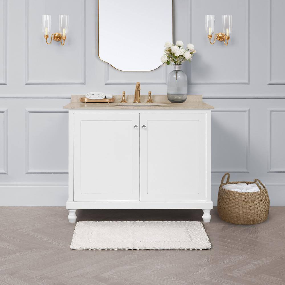 White Cotton Ruffled Border Bathroom Rug 20" x 34"