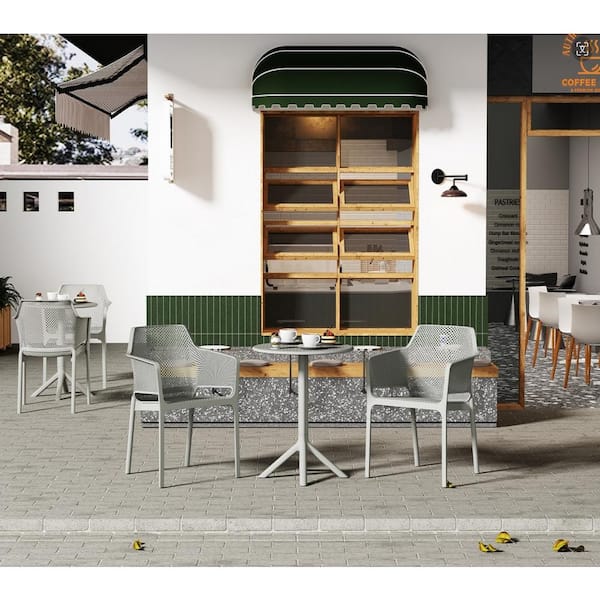 ITOPFOX 3-Piece Light Gray Plastic Arm Chair Outdoor Bistro Set with Coffee Table