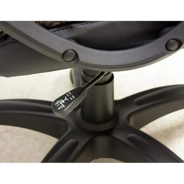 Mossy Oak Camouflage Executive Swivel Chair with Padded Armrests