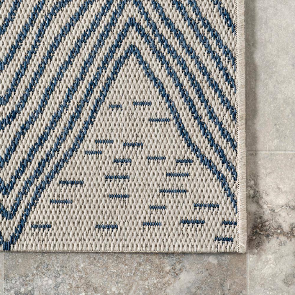 Reversible Chevron Waves Blue Synthetic 3'x5' Indoor/Outdoor Rug