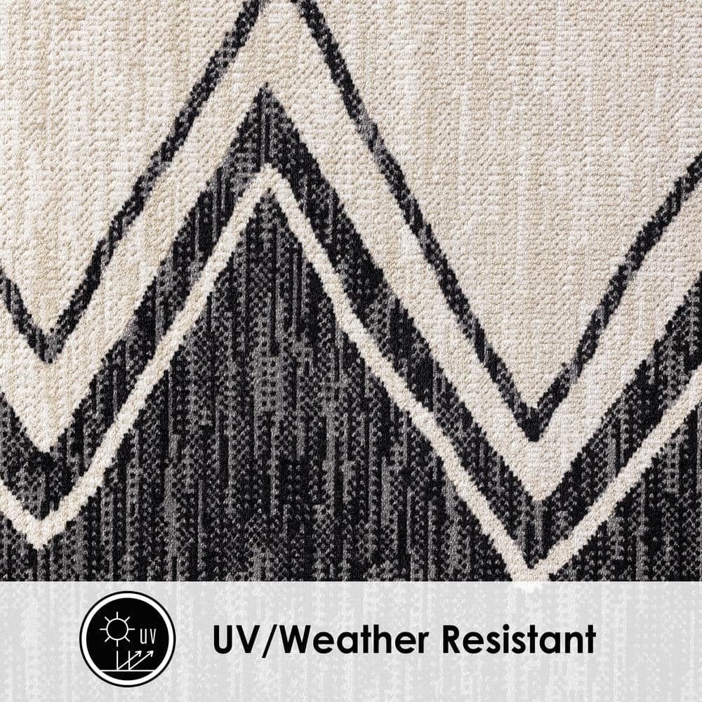Black and Ivory Zig Zag Indoor/Outdoor Area Rug