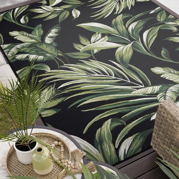 Stunning Black 5 ft. x 7 ft. Floral Indoor/Outdoor Area Rug