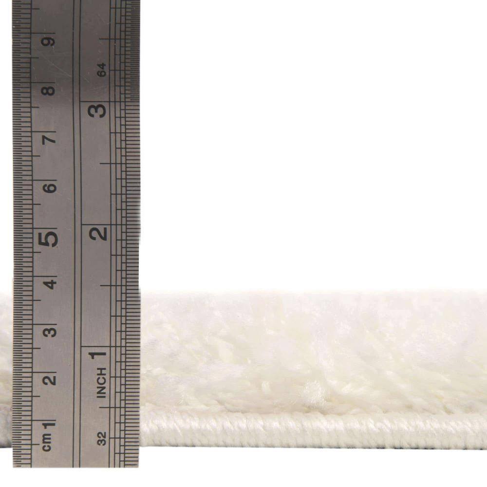 Ivory Bliss 4' x 6' Reversible Solid Shag Rug for Kids