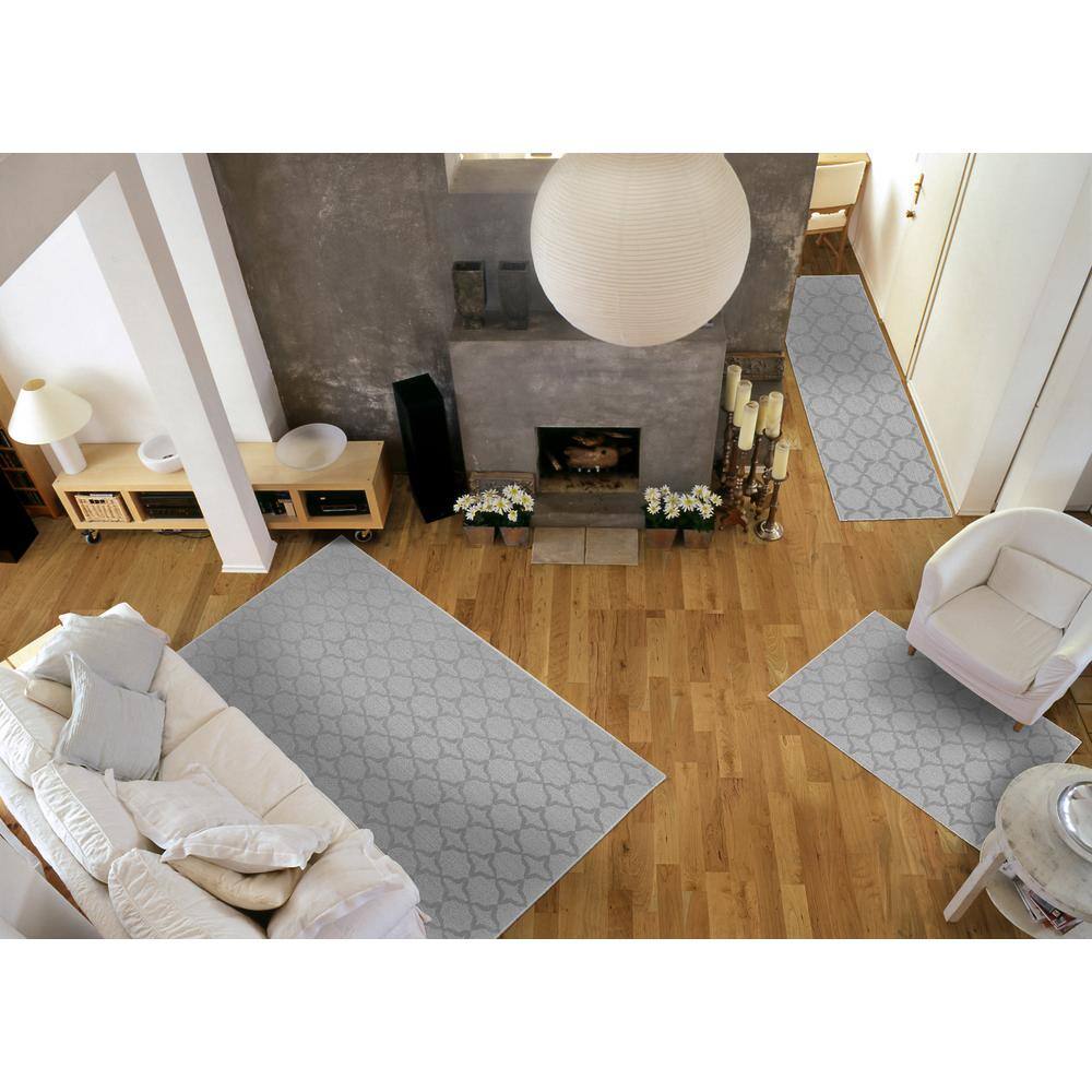 Silver Tufted Trellis 5' x 7' Rectangular Synthetic Area Rug