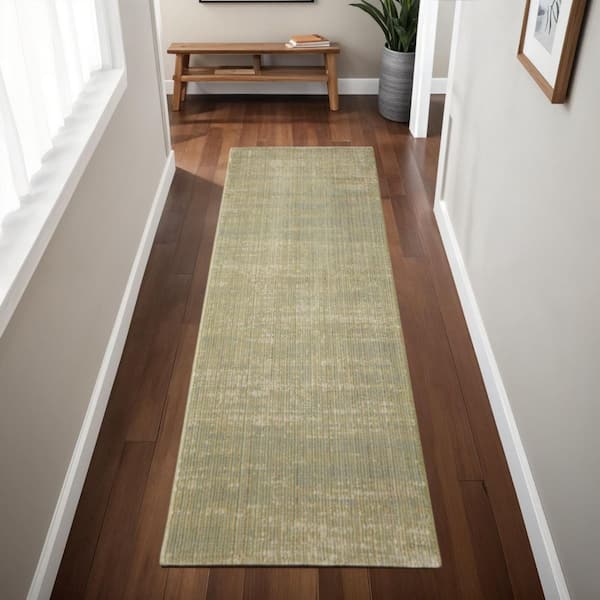 Green 2 x 8 ft. Loomed Solid Color Runner Indoor Area Rug