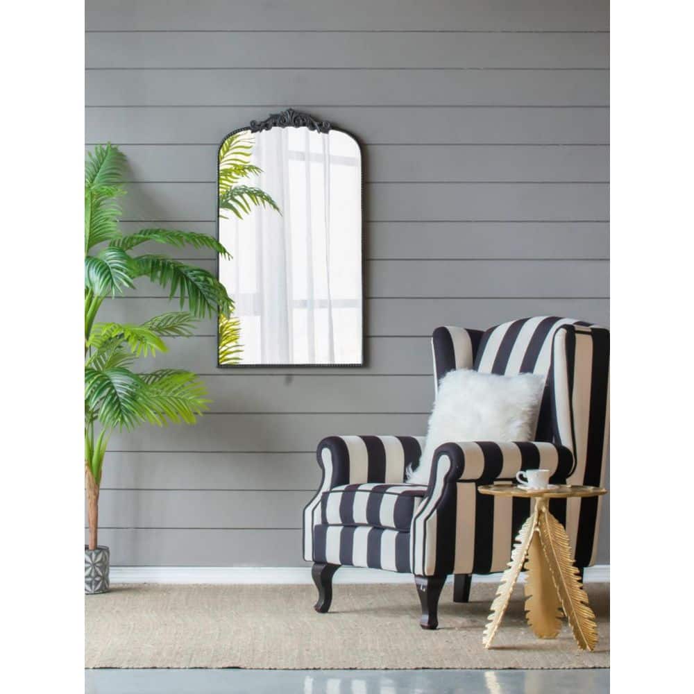 Elegant Baroque-Inspired Rectangular Wall Mirror in Gold and Wood Finish