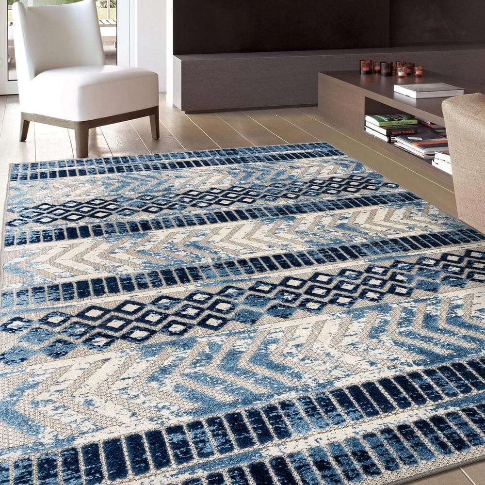 Navy Geometric Flat Woven 5' x 7' Reversible Area Rug