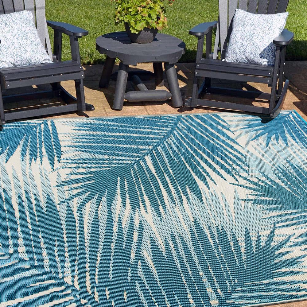 Tropical Blue Floral Reversible Synthetic Outdoor Area Rug