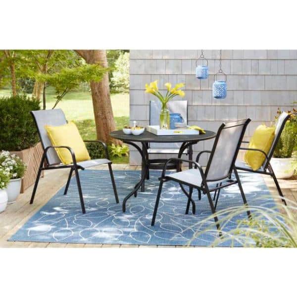 Round Outdoor Patio Dining Table, Round Wrought Iron Kitchen Table And Chairs