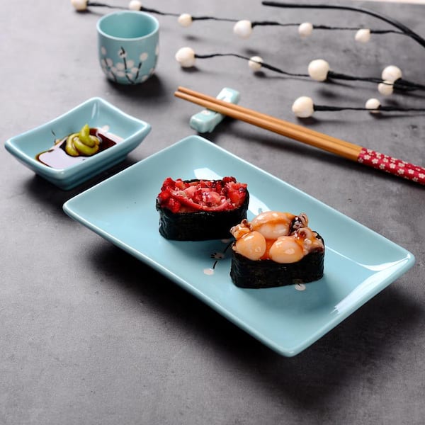 https://images.thdstatic.com/productImages/de937ffa-8aa7-42cd-90c2-87bea69d4f7f/svn/blue-sakura-panbado-dinnerware-sets-js-sushi-001-31_600.jpg