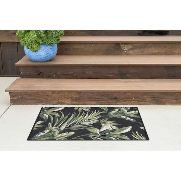 Stunning Black 2 ft. x 3 ft. Floral Indoor/Outdoor Area Rug
