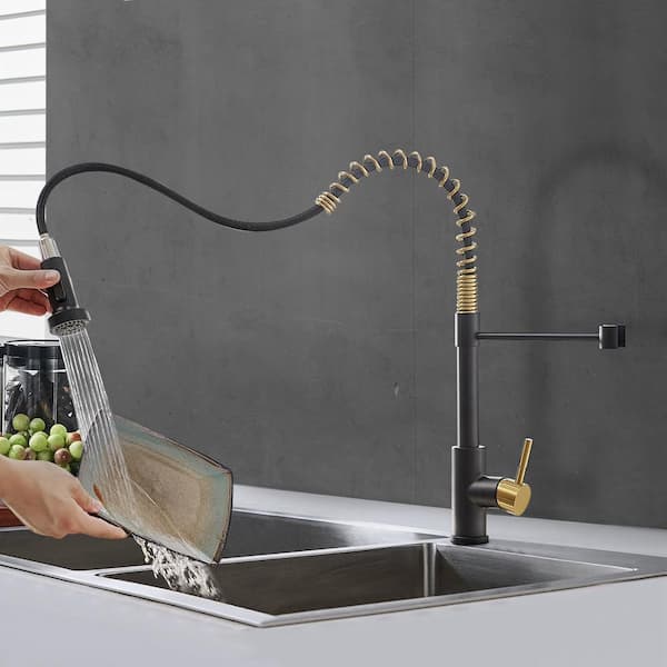 Single Handle Pull Down Sprayer Kitchen Faucet in Black and Brushed Gold Stainless Steel