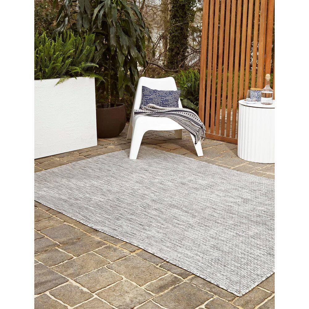 Light Gray Synthetic 5'3" x 8' Outdoor Flat-Woven Rug
