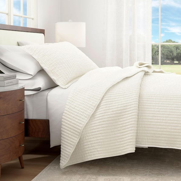 FRESHFOLDS White Premium Solid King Microfiber 3-Piece Quilt Set Bedspread