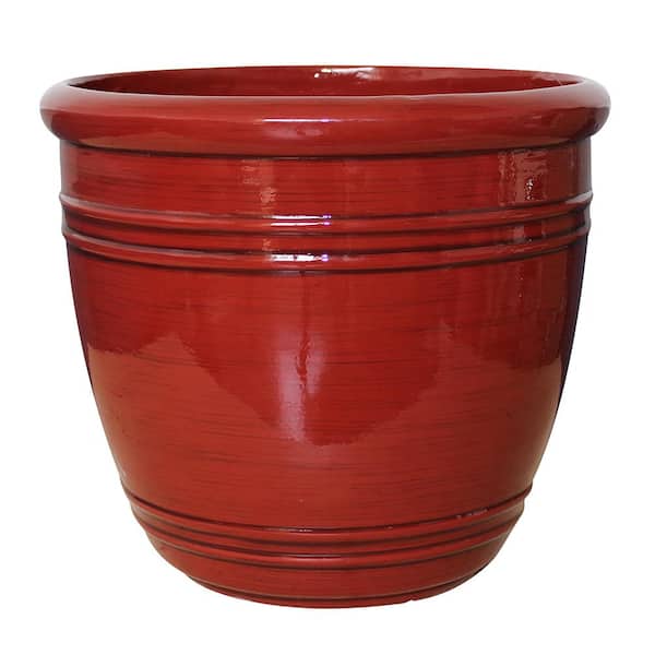 Southern Patio Sycamore Medium 13.8 in. x 12 in. 20 qt. Reactive Red Resin Outdoor Planter