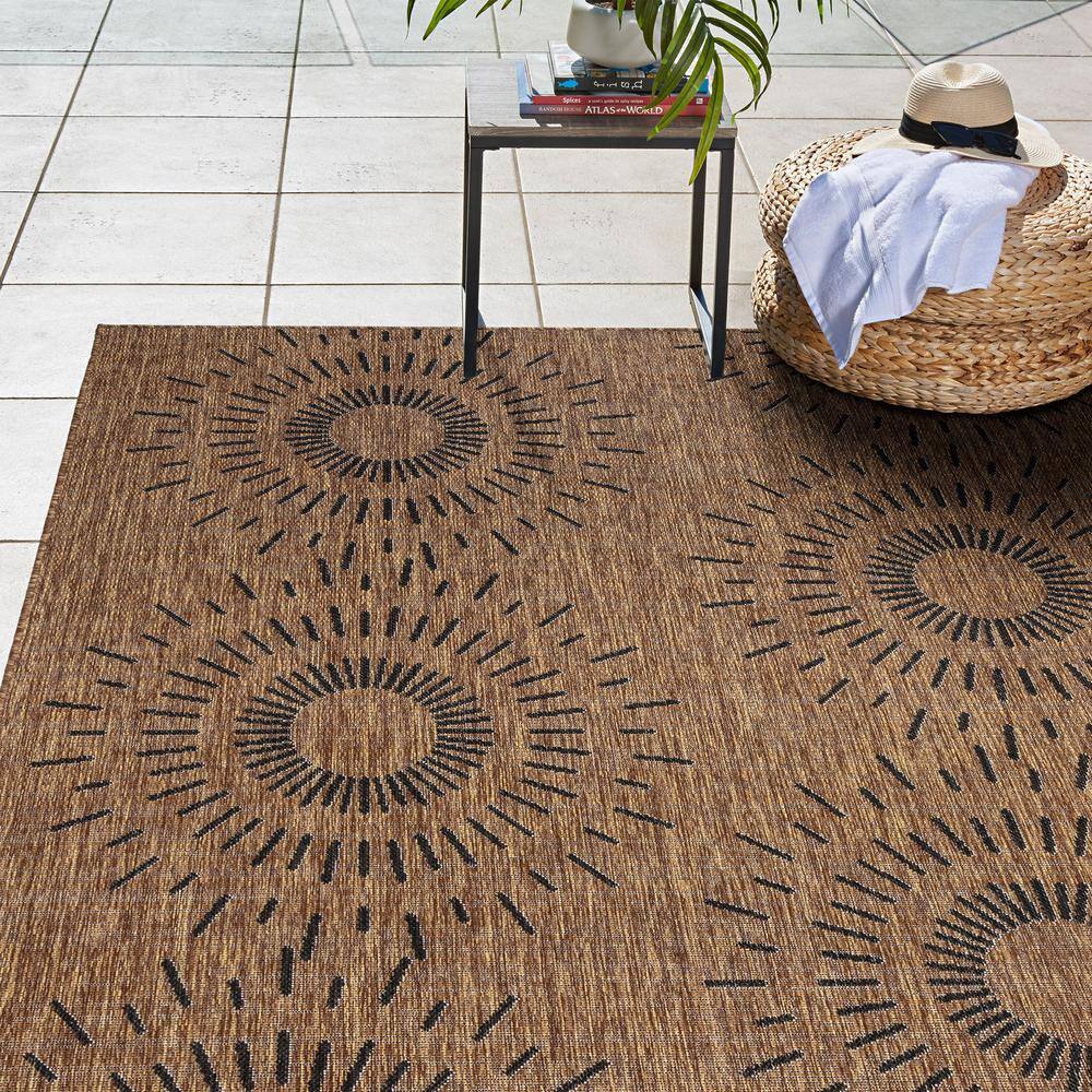 Chestnut Brown Geometric Flatweave Indoor Outdoor Rug, 8' x 10'