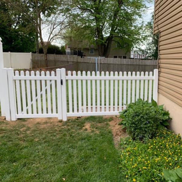 Provincetown 4 ft. W x 3 ft. H White Vinyl Picket Fence Gate Kit
