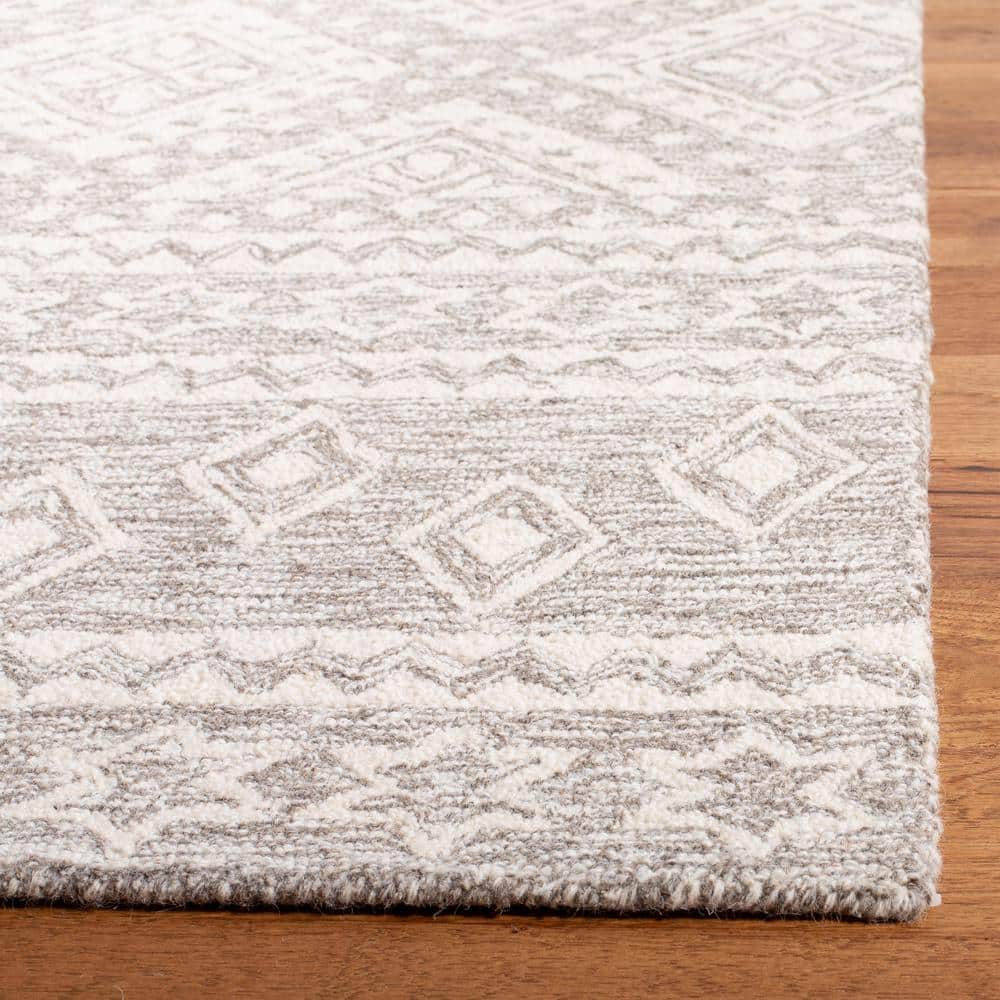 Grey and Ivory Wool Hand-Tufted 4' x 6' Area Rug