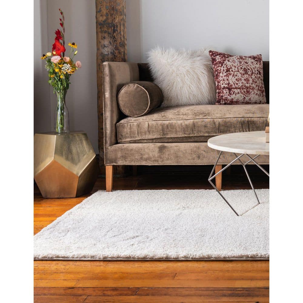 Ivory Shag Synthetic 8'x10' Rectangular Easy-Care Rug
