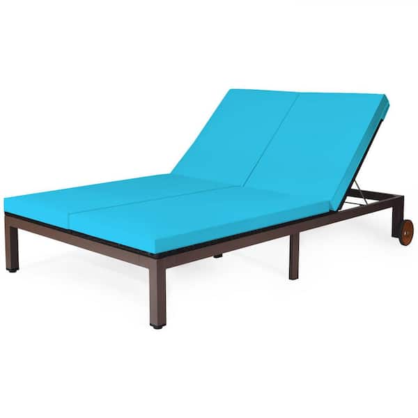 HONEY JOY 2-Person Wicker Outdoor Day Bed Rattan Recliner Chair Chaise Lounge Daybed with Wheels and Turquoise Cushion