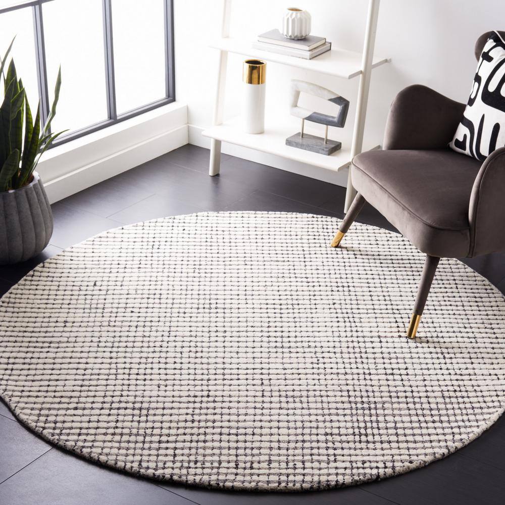 Gray and Ivory Round Hand-Tufted Wool Rug, 6 ft