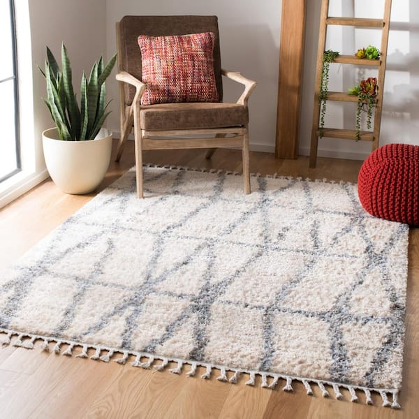 Berber Fringe Shag Cream/Gray 5 ft. x 8 ft. Gradient Geometric Area Rug